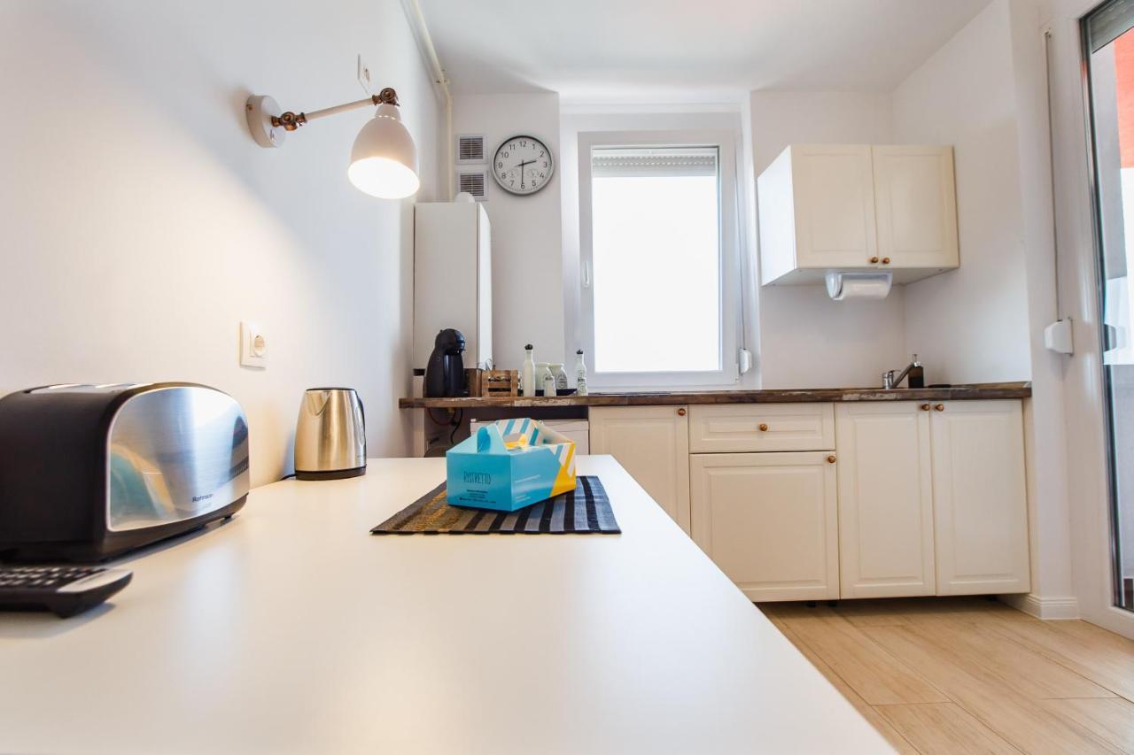 Apartamento Fresh Studio In Central Oradea Exterior foto